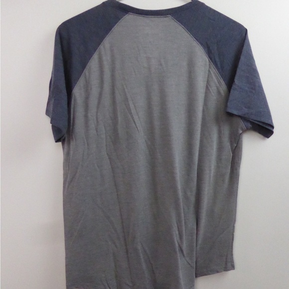 The North Face Baseball Style Tees 2 T-Shirt Set NWT Colorblock Mountain Logo - Picture 3 of 11